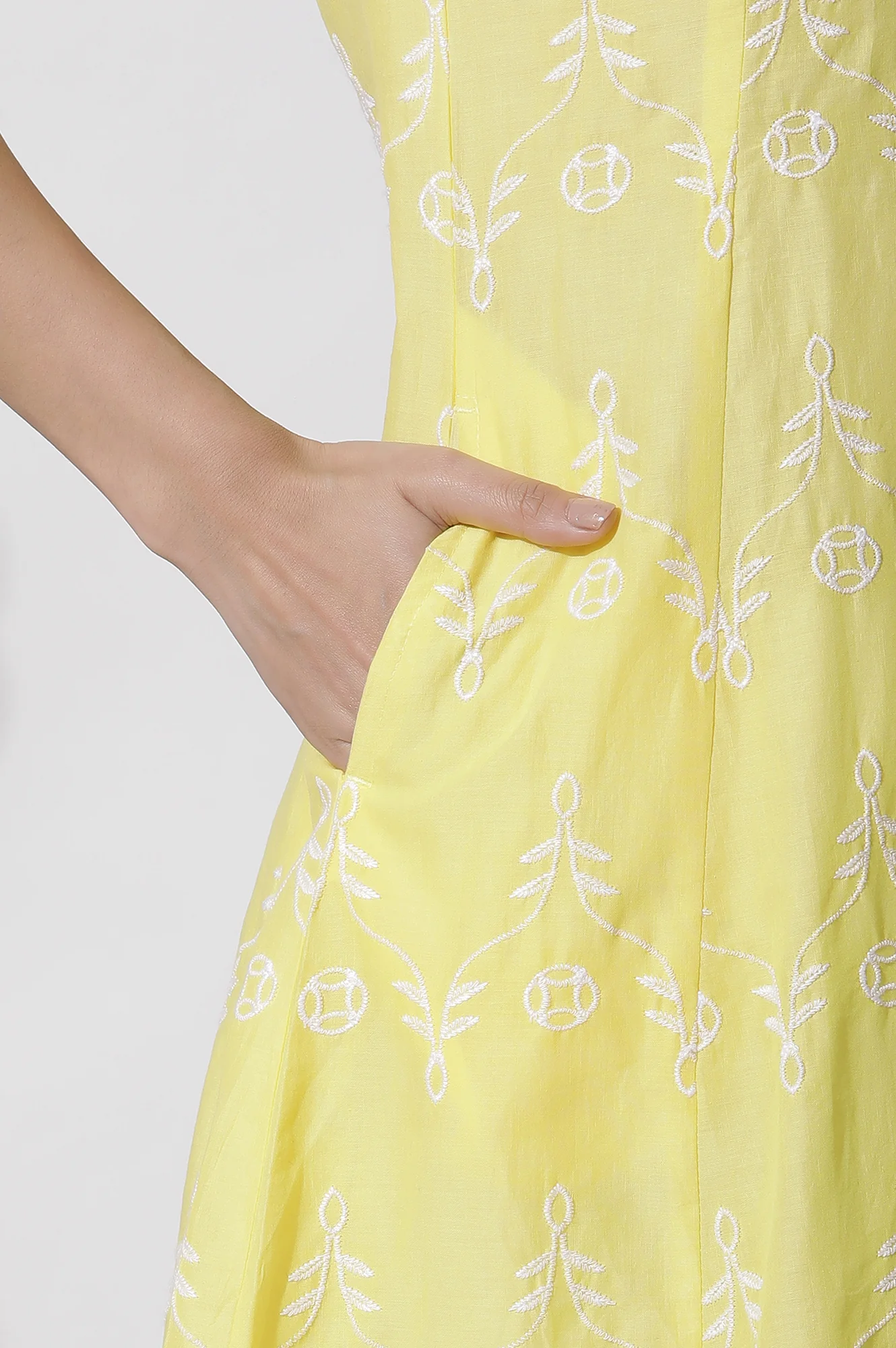 Yellow Schiffli Flared Kurta - Image 8