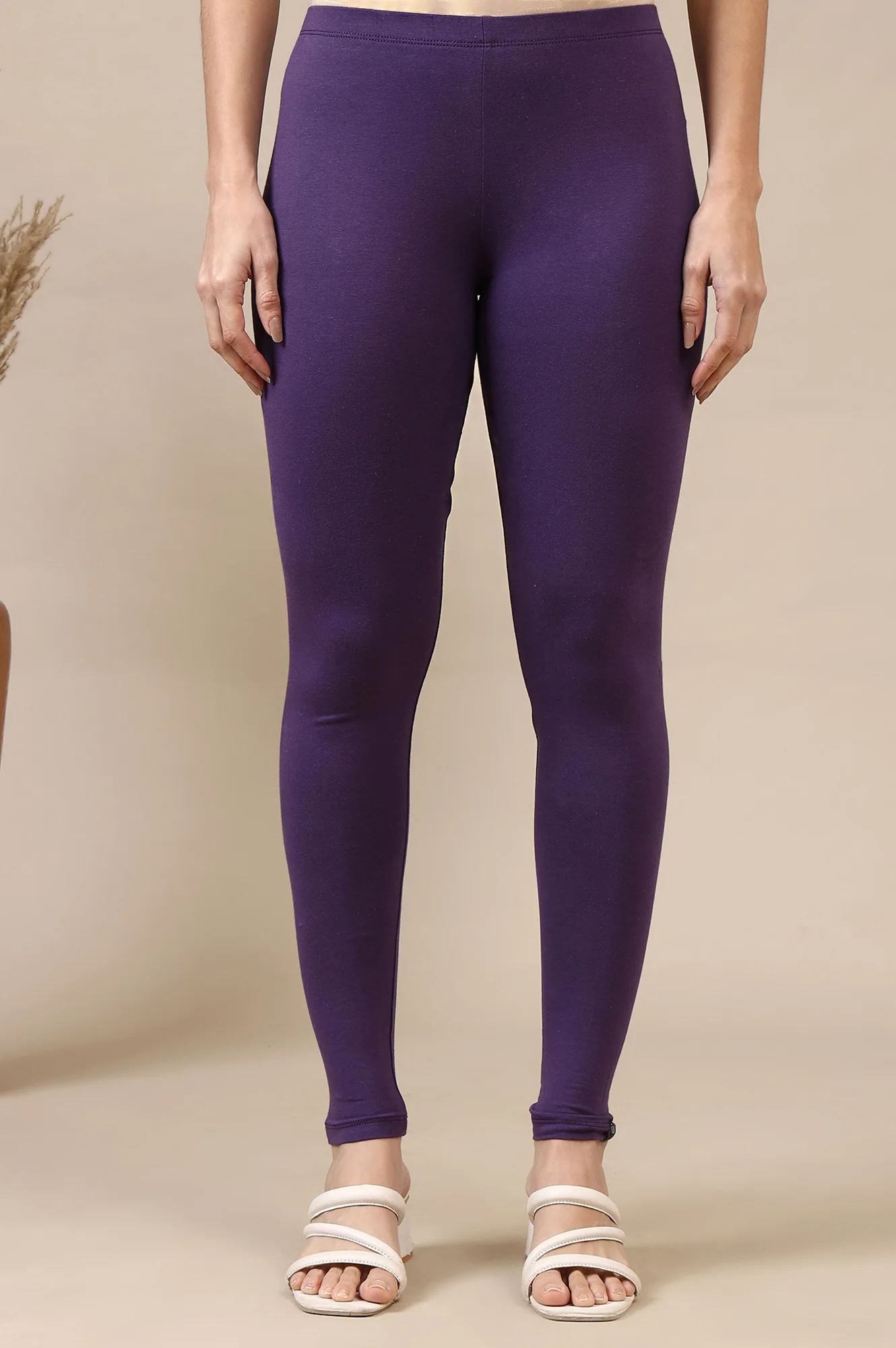 Elleven Women's Purple Solid Skinny Fit Cotton Leggings With Slip On Closure