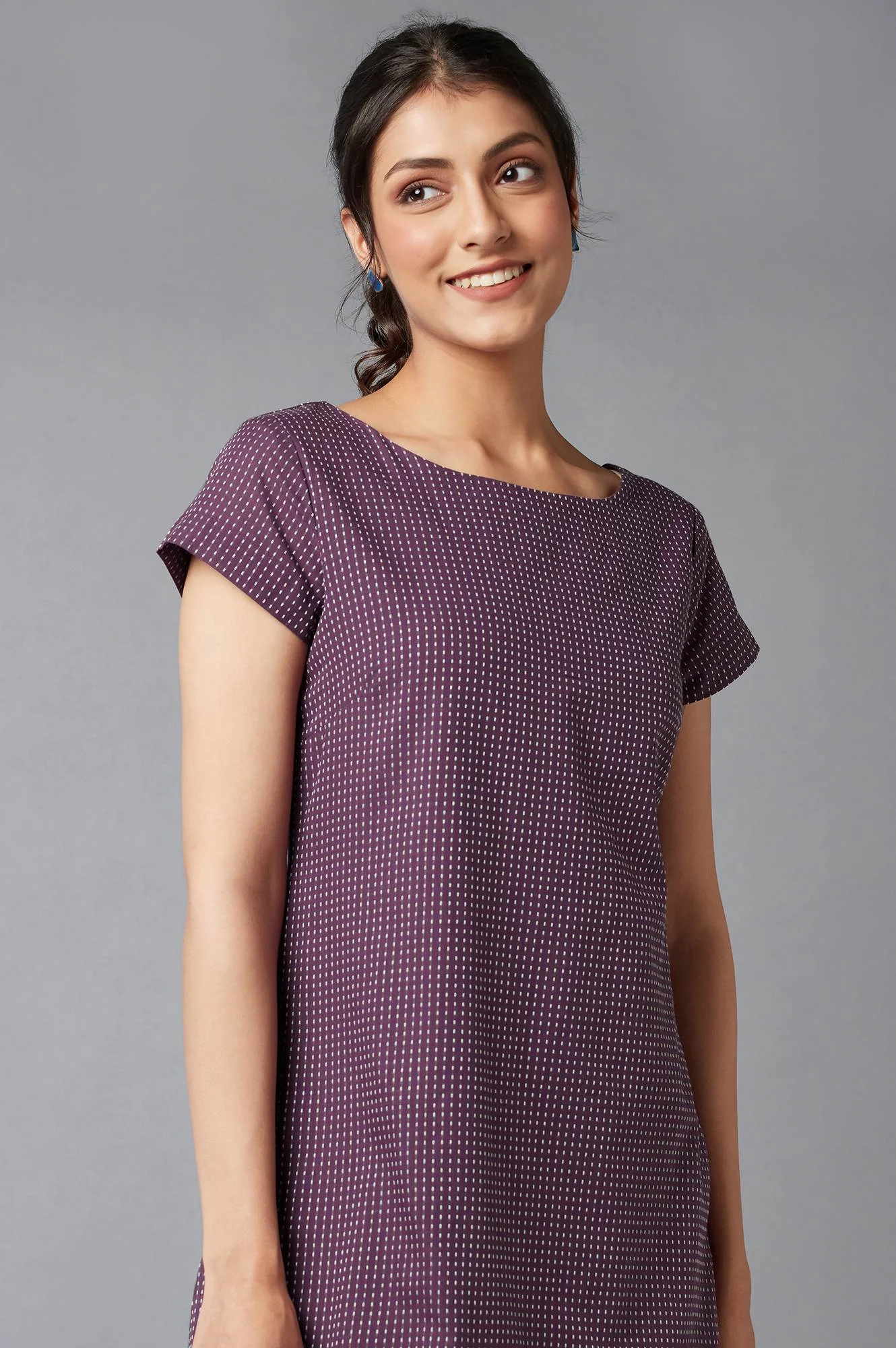 Purple Dobby Cotton Dress In Round Neck - Image 5