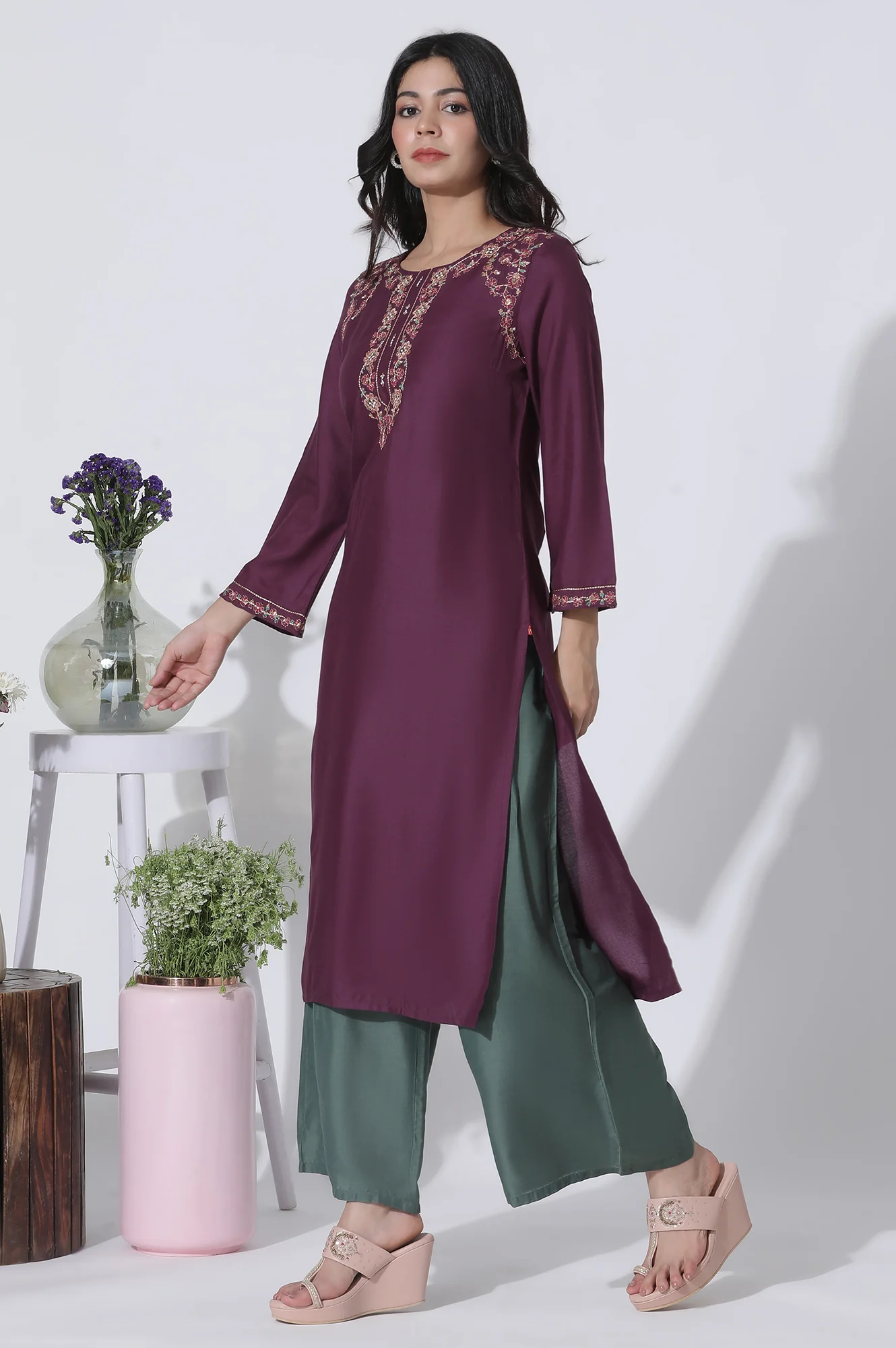 Purple Embroidered Kurta And Pants Set - Image 3