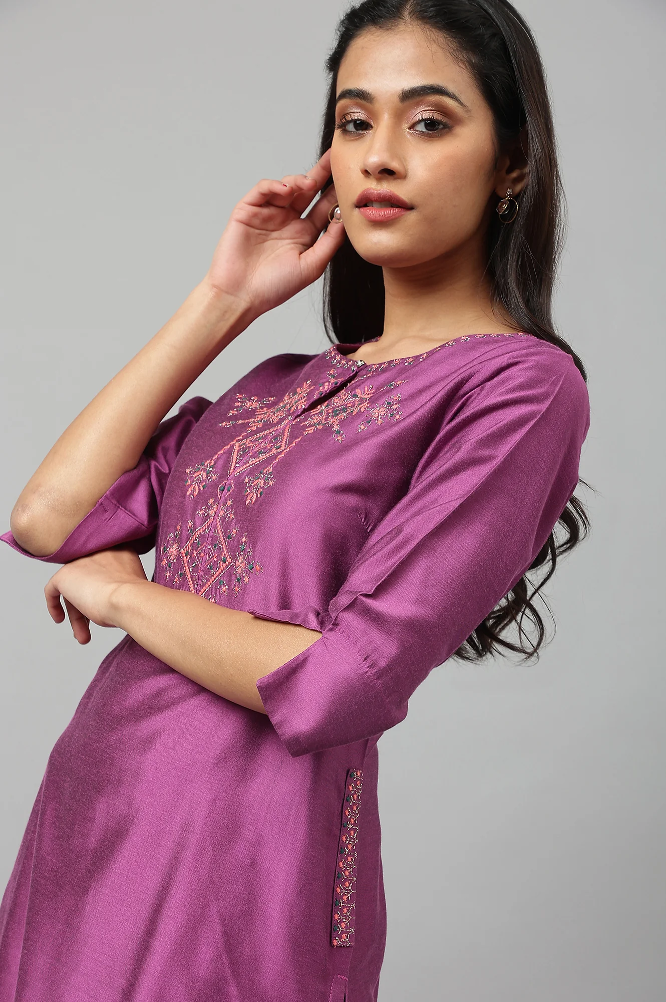 Purple Embroidered Straight kurta - Image 9