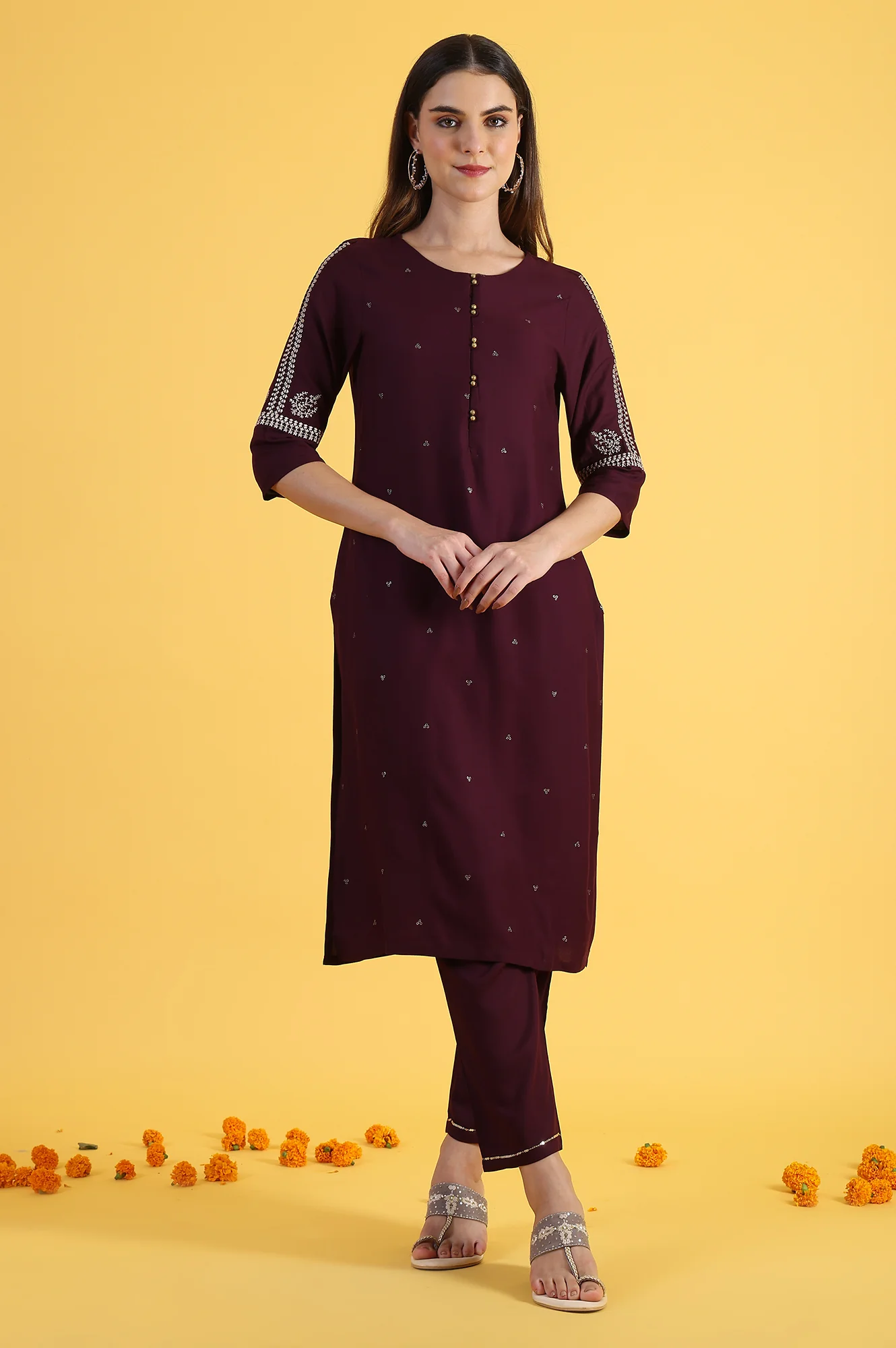 Purple Embroidered Straight Kurta in Round Neck - Image 3