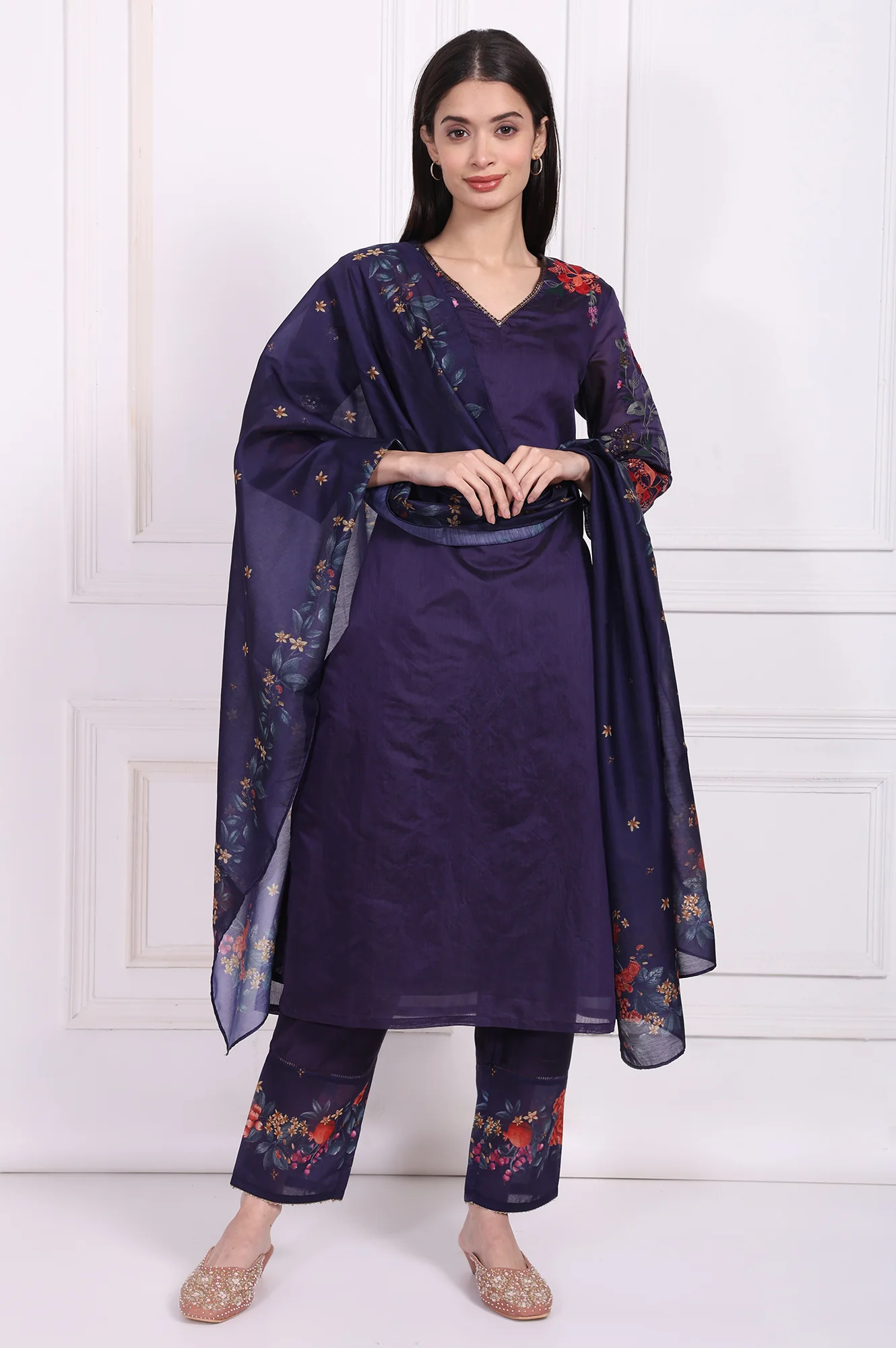 Purple Embroidered Straight Kurta with Straight Pant and Dupatta Set - Image 2