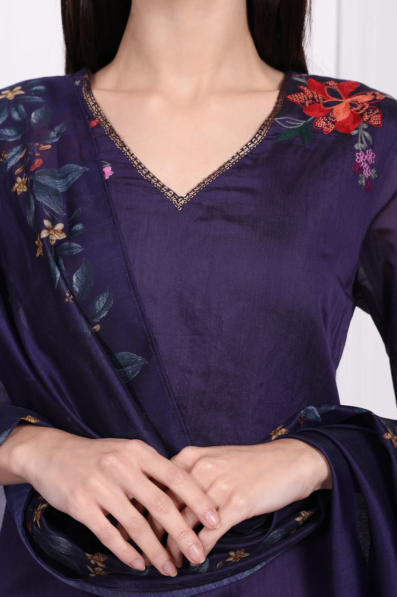 Purple Embroidered Straight Kurta with Straight Pant and Dupatta Set - Image 3