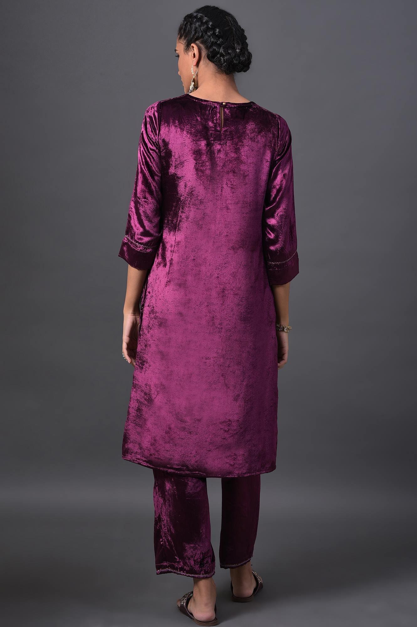 Purple Embroidered Velvet kurta With Straight Pants - Image 2
