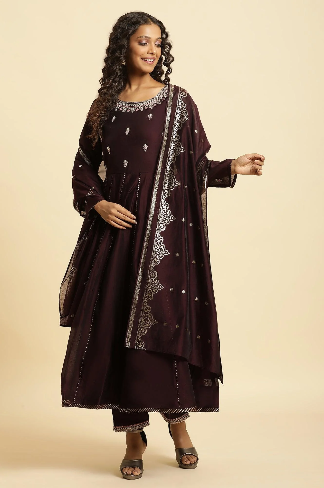 Purple Flared Embroidered Kurta, Pants And Dupatta Set - Image 3