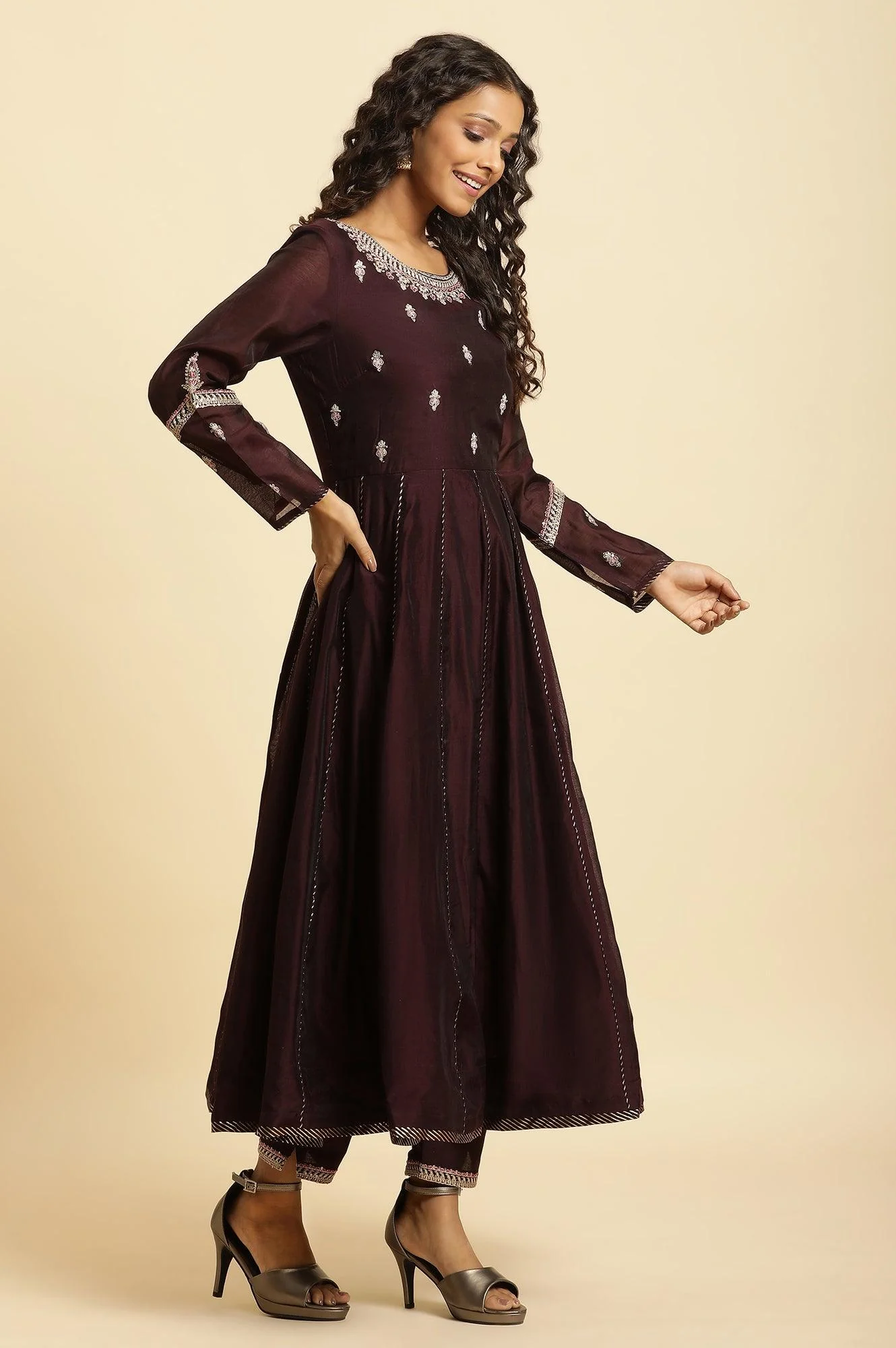 Purple Flared Embroidered Kurta, Pants And Dupatta Set - Image 4