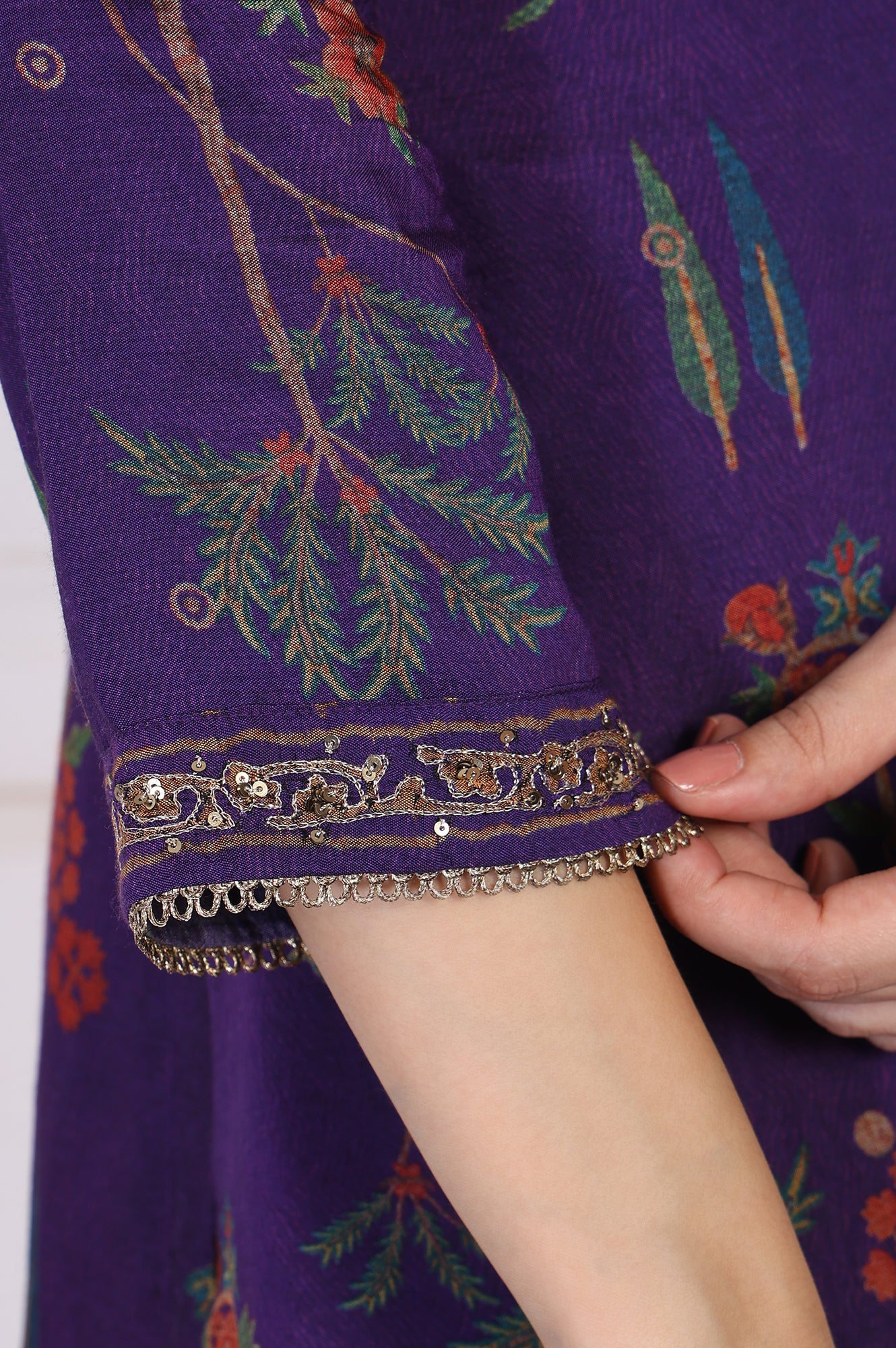 Purple Floral Embroidered Straight Rayon Kurta - Image 7
