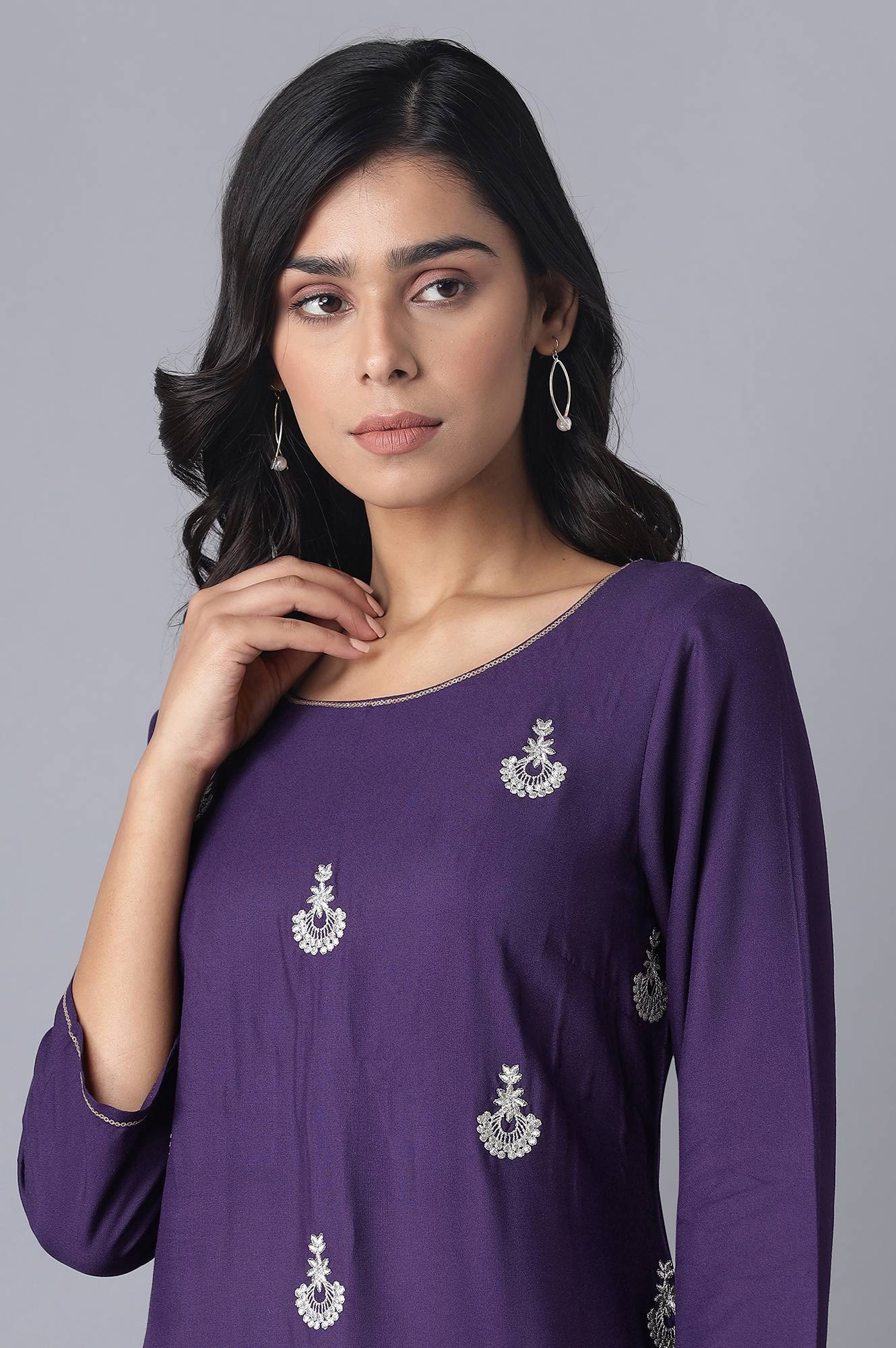 Purple kurta with Buti Embroidery - Image 5