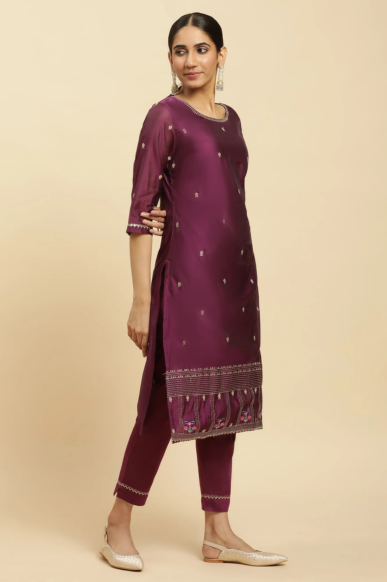 Purple Metallic Embroidered Kurta, Pants And Dupatta Set - Image 2