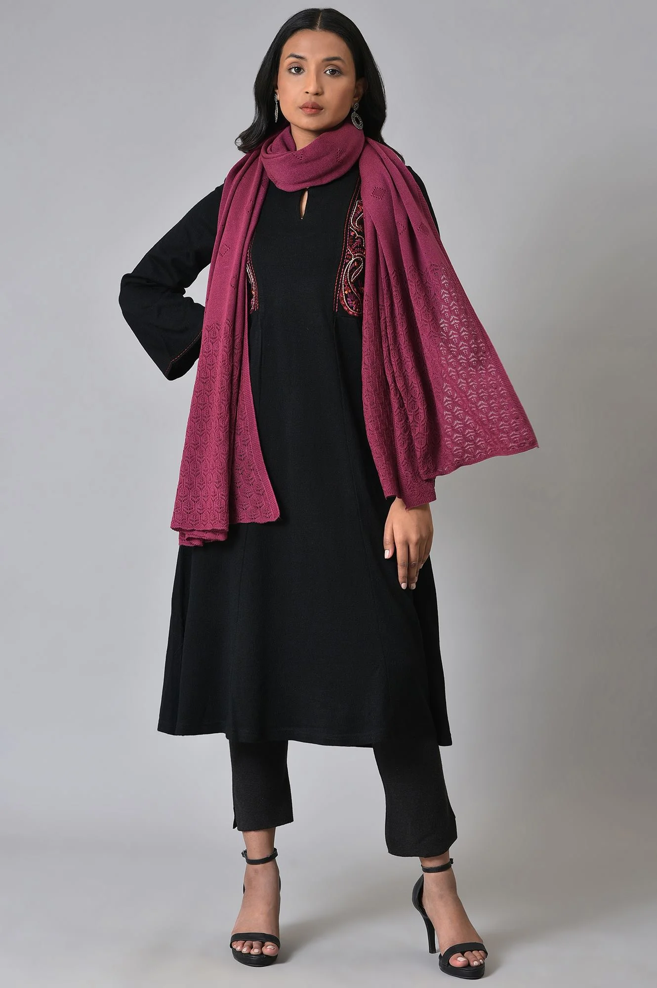 Purple Pointel Knitted Shawl - Image 2