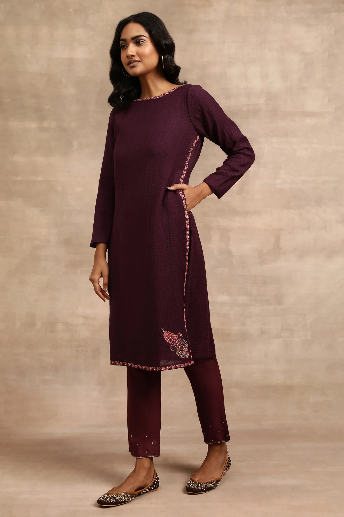 Purple Woollen Embroidered kurta - Image 3