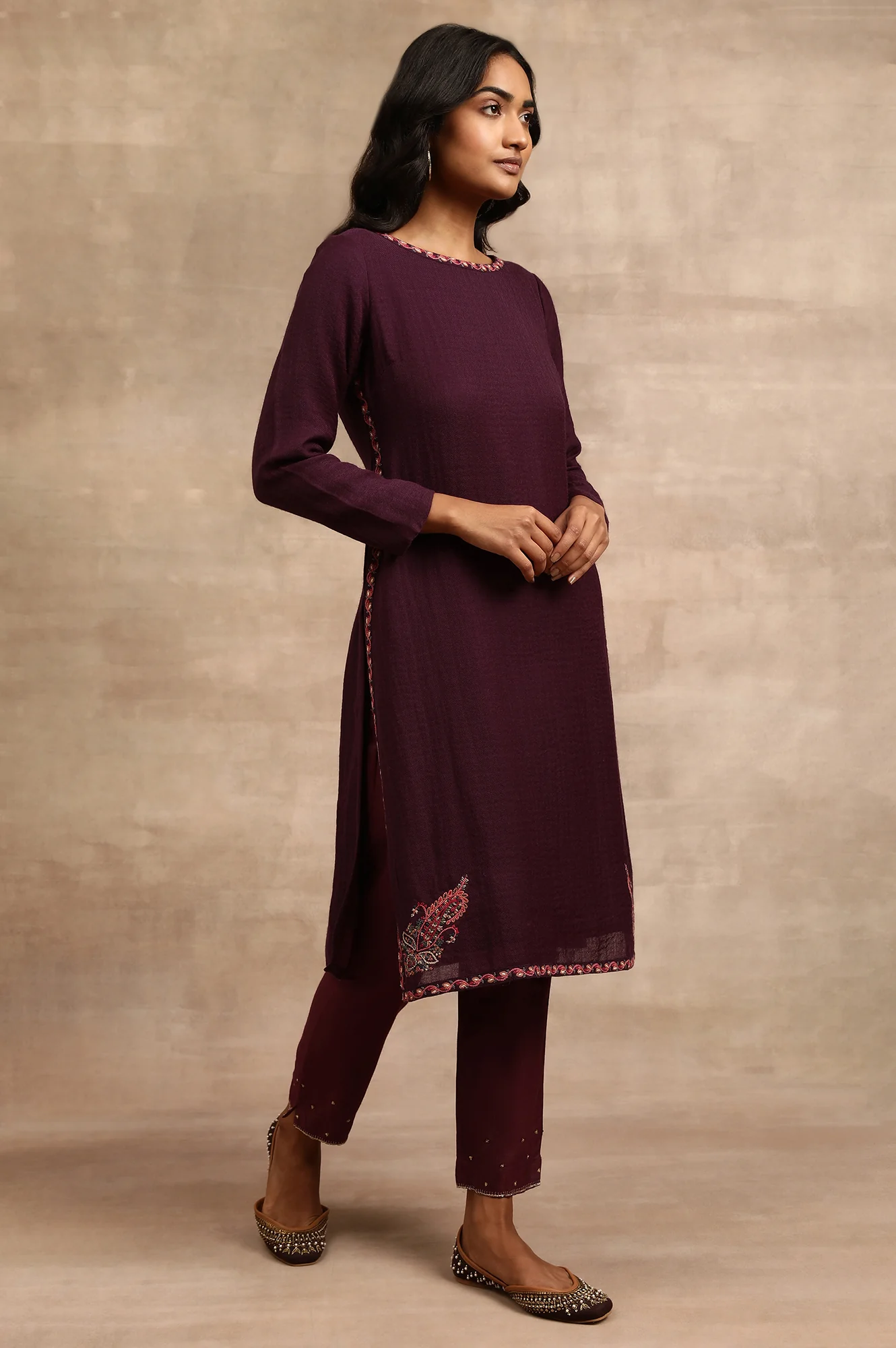 Purple Woollen Embroidered kurta - Image 4