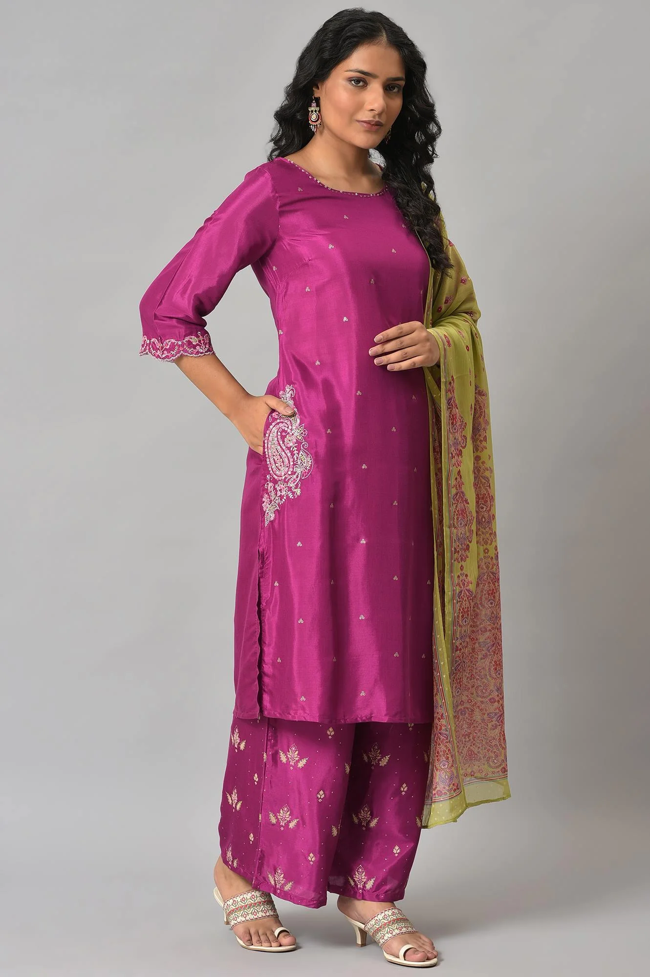 Puruple Shatung Embroidered kurta With Parallel Pants And Light Green Dupatta - Image 4