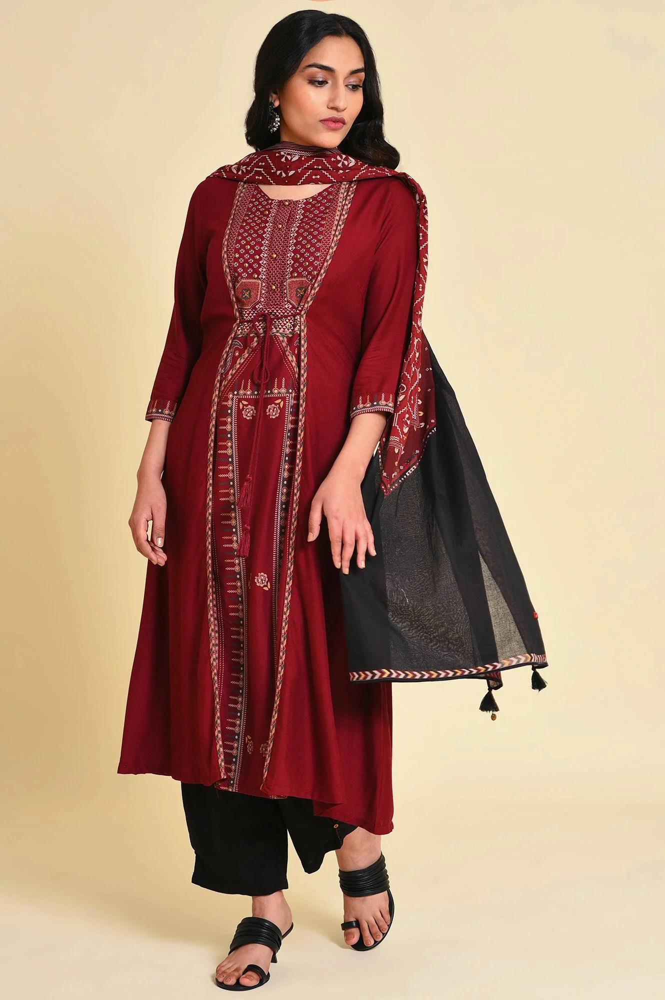 Red and Black Printed Dupatta - Image 3