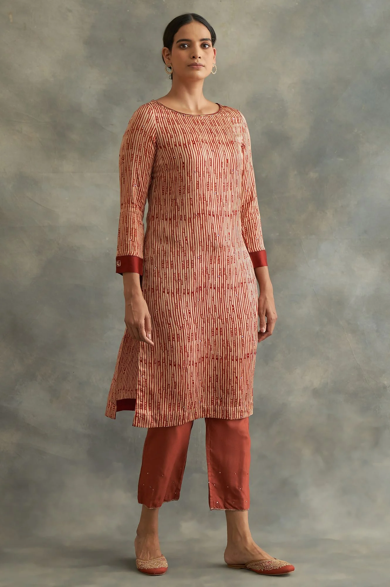 Red Block Printed kurta In Lustrous Satin - Image 4