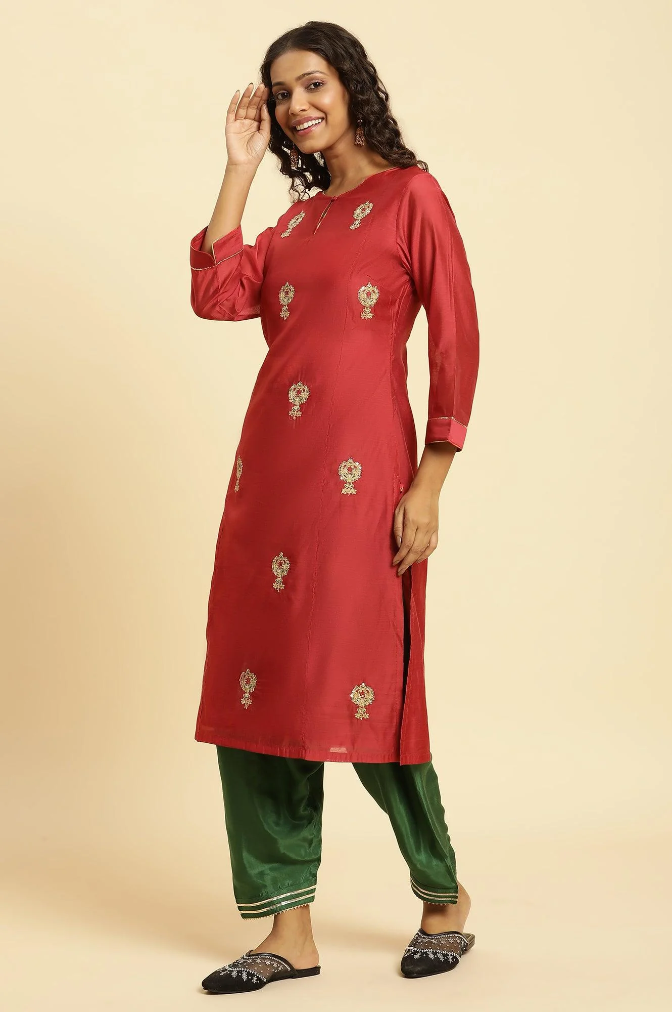 Red Chanderi Straight Kurta With Dori Embroidery - Image 3