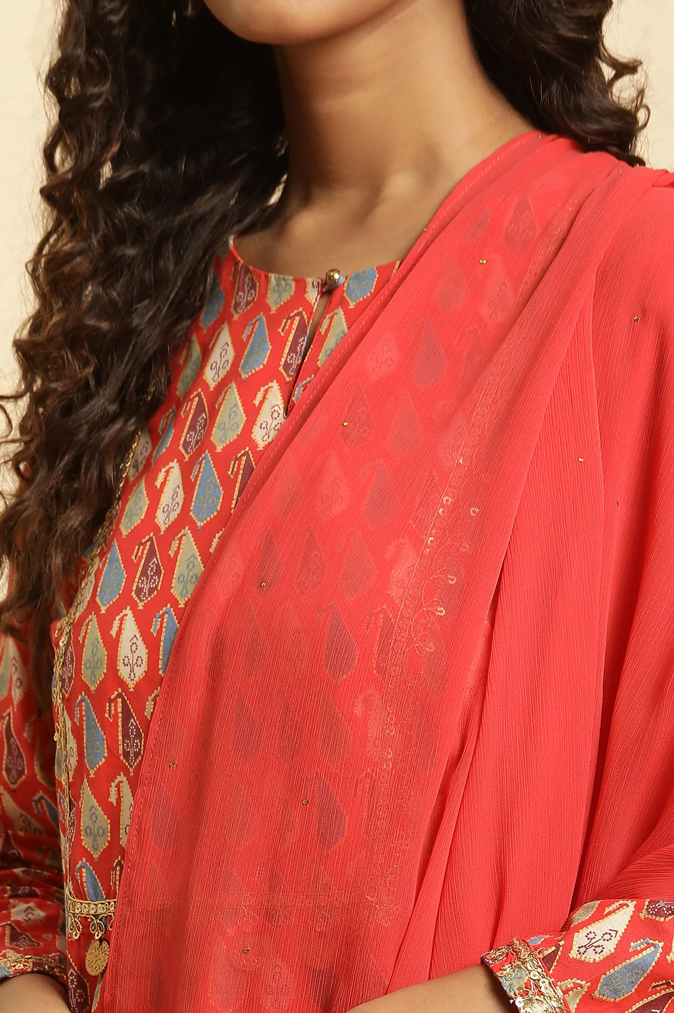 Red Chiffon Dupatta With Mukaish Detail - Image 5