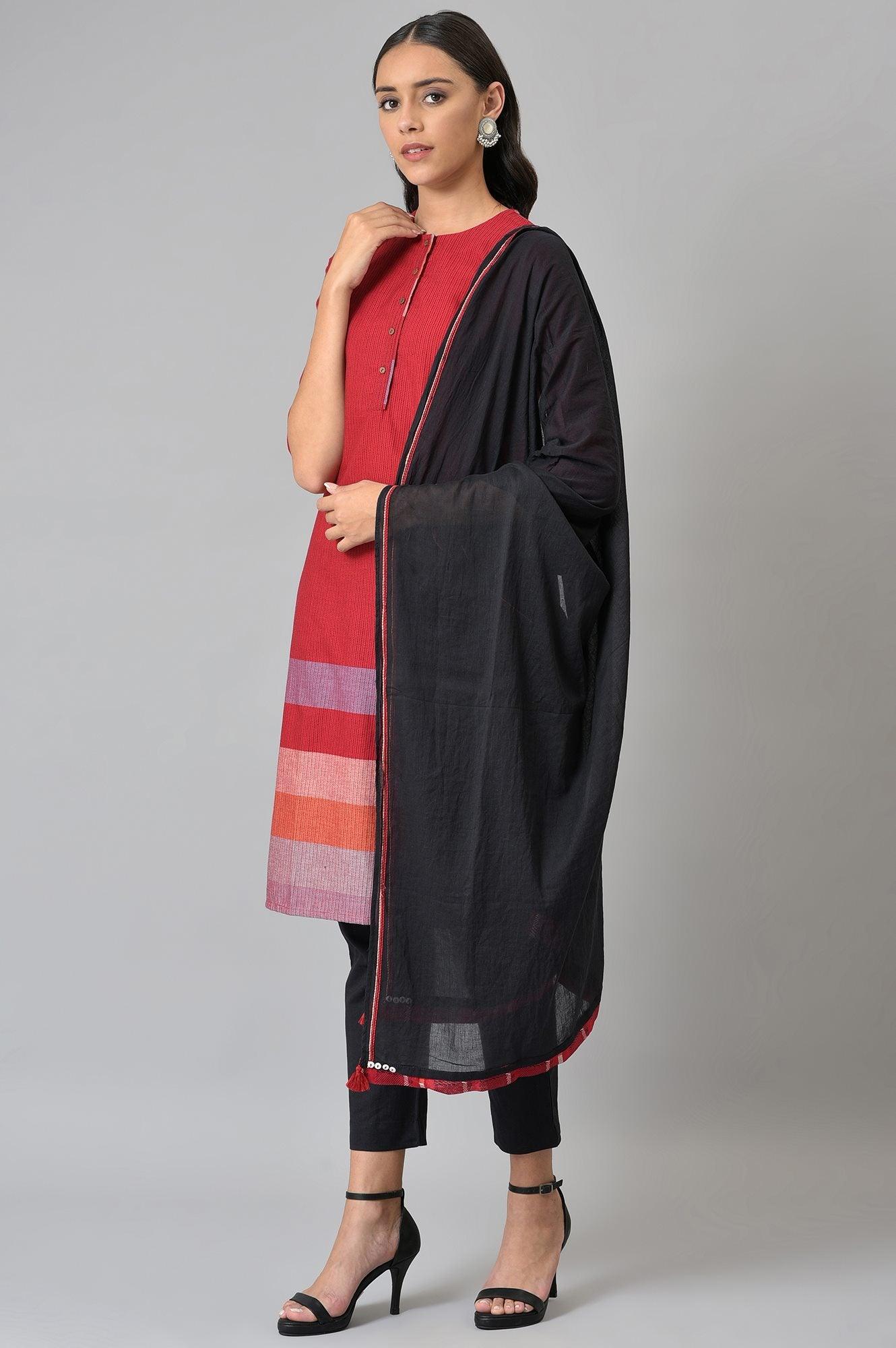 Red Dobby kurta In Round Neck With Black Slim Pants And Dupatta - Image 3