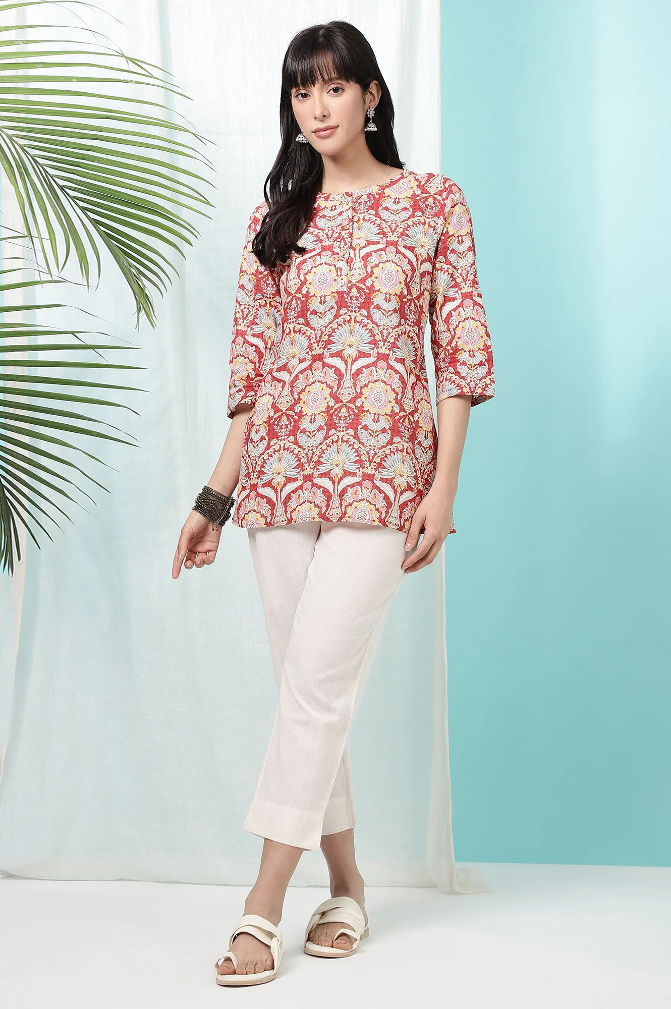 Red Floral Printed Cotton Slub Short Kurti - Image 3