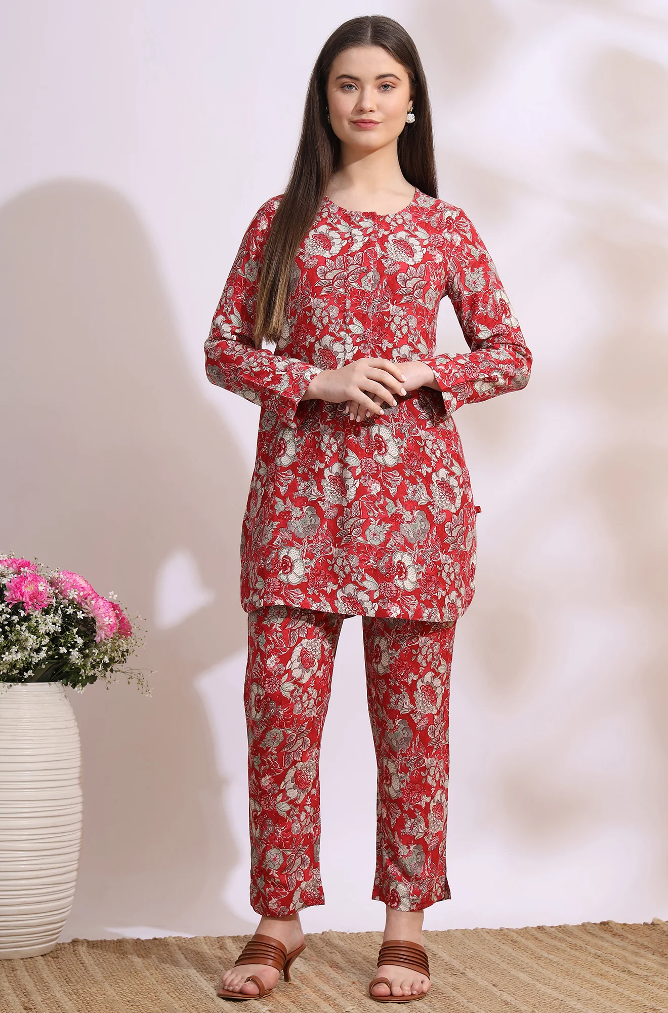 Red Floral Printed Rayon Straight Short Kurti and Pants Co-ord Set - Image 3