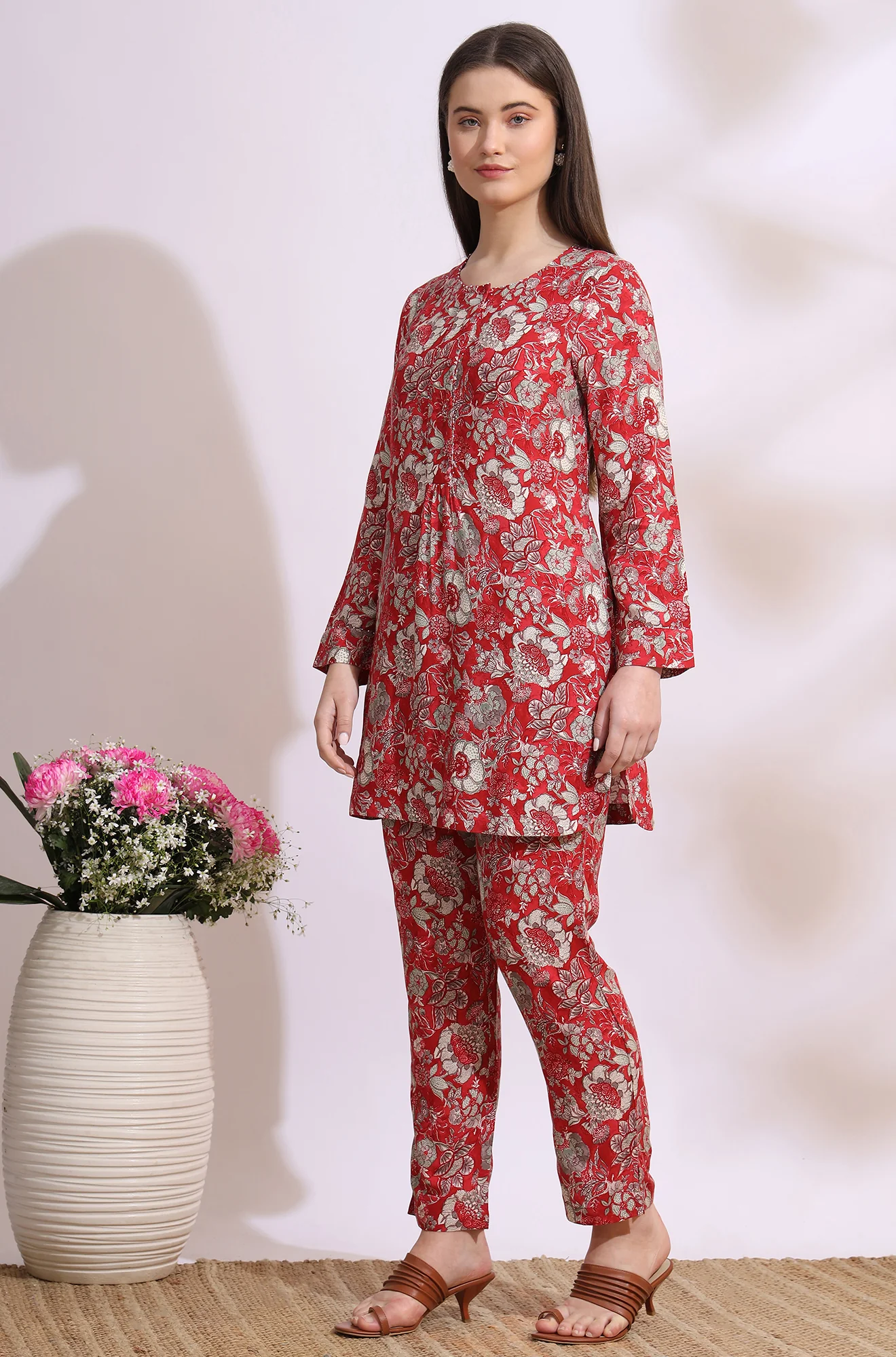 Red Floral Printed Rayon Straight Short Kurti and Pants Co-ord Set - Image 5