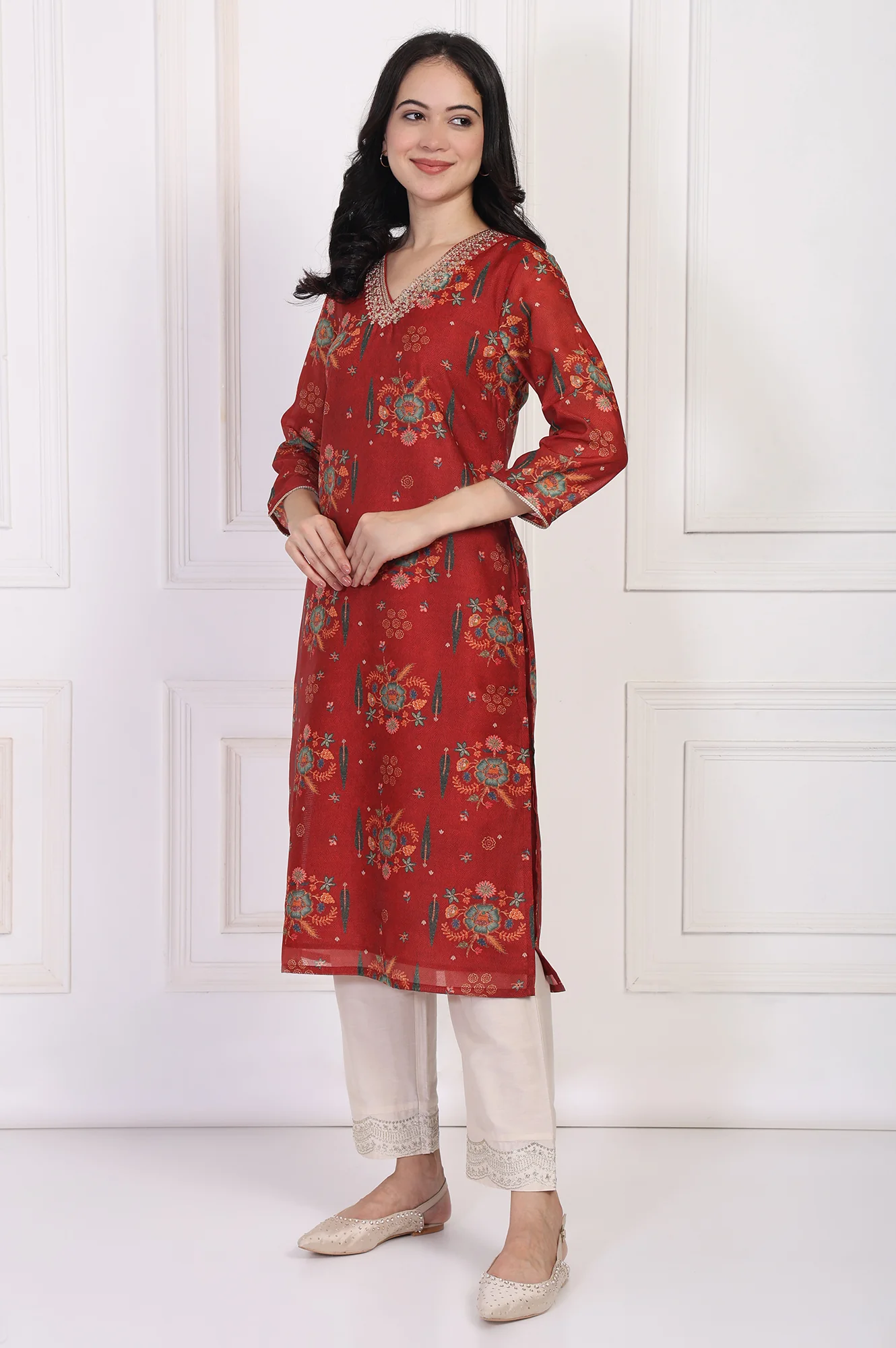 Red Floral Printed Sequined Straight Kurta - Image 4