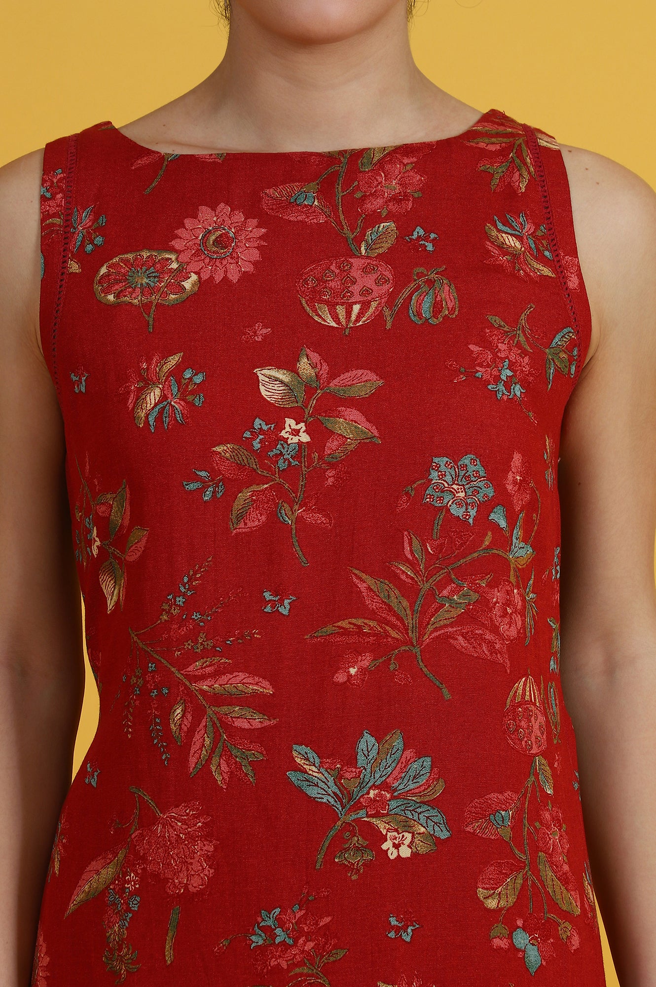 Red Floral Printed Sleeveless A-line Kurta and Flared Pants Co-ord Set - Image 4
