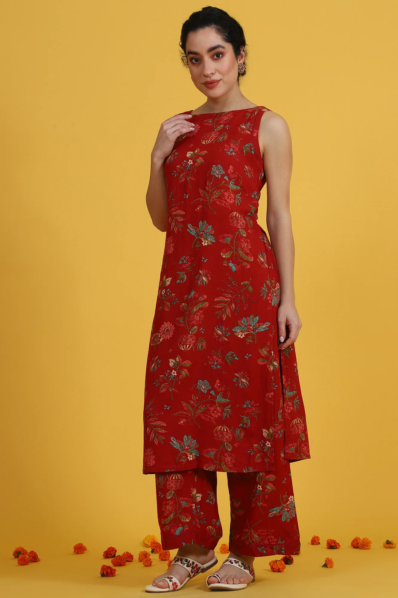 Red Floral Printed Sleeveless A-line Kurta and Flared Pants Co-ord Set - Image 5