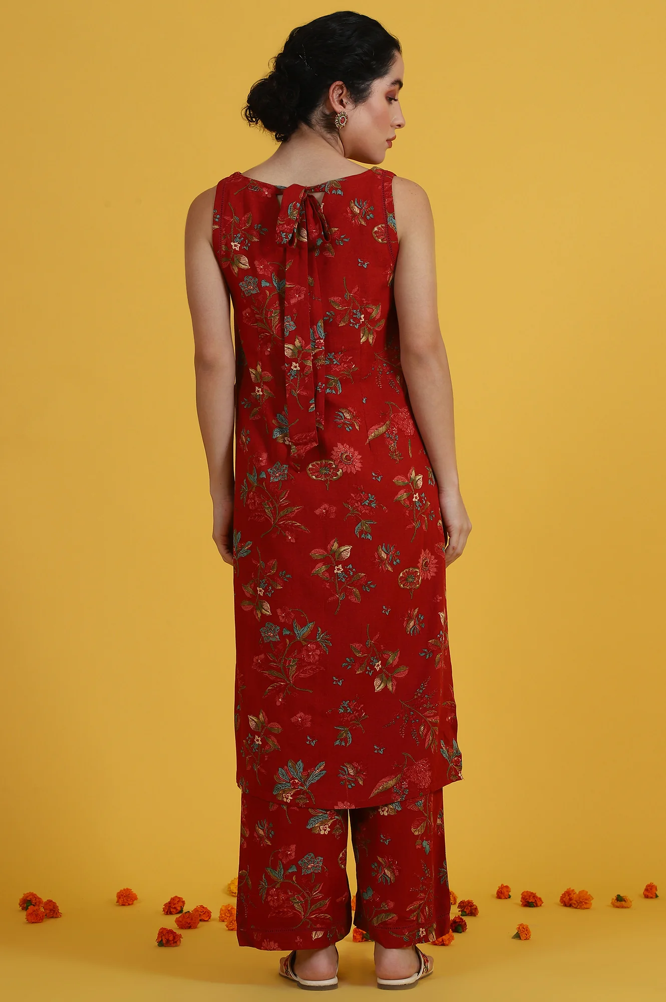 Red Floral Printed Sleeveless A-line Kurta and Flared Pants Co-ord Set - Image 6