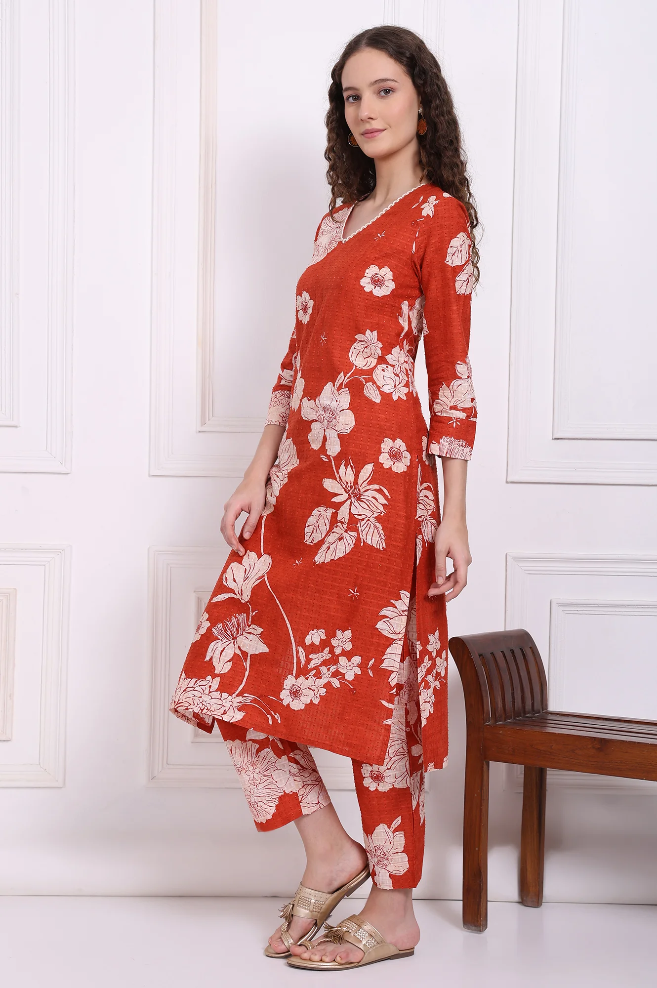 Red Floral Printed Swiss Dot Cotton Straight Kurta and Pants Co-ord Set - Image 4