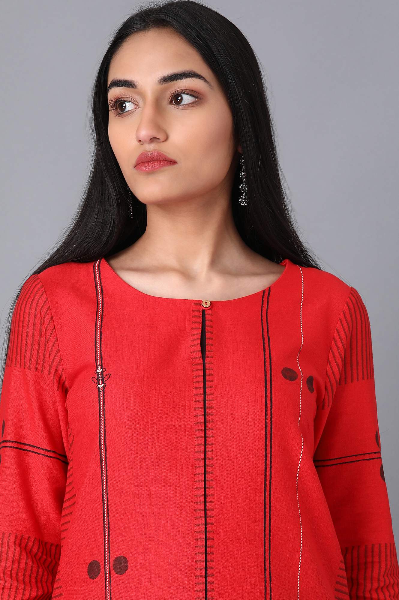 Red Geometric Print Straight kurta in Boat Neck - Image 6