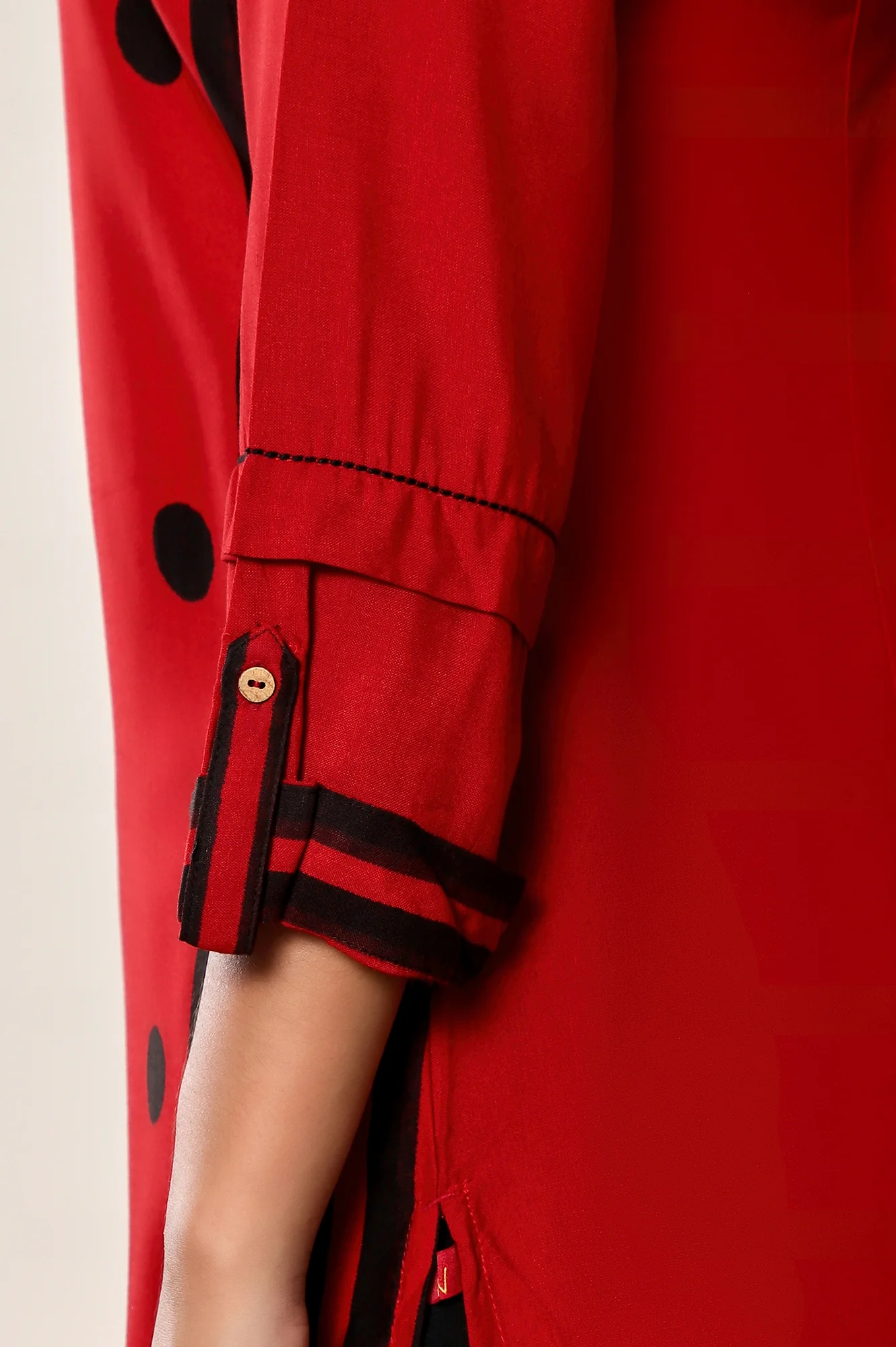 Red Geometric Printed Straight Kurta with Straight pant Set - Image 3