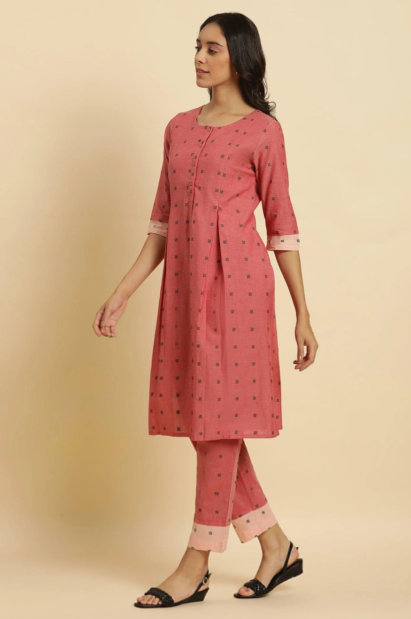 Red Printed Rayon Pleated Kurta And Pants Co-Ord Set - Image 4