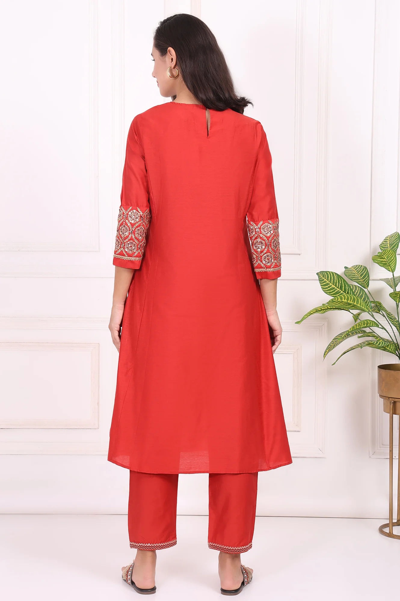 Red Solid Embroidered Straight Kurta and Straight Pants Set - Image 5