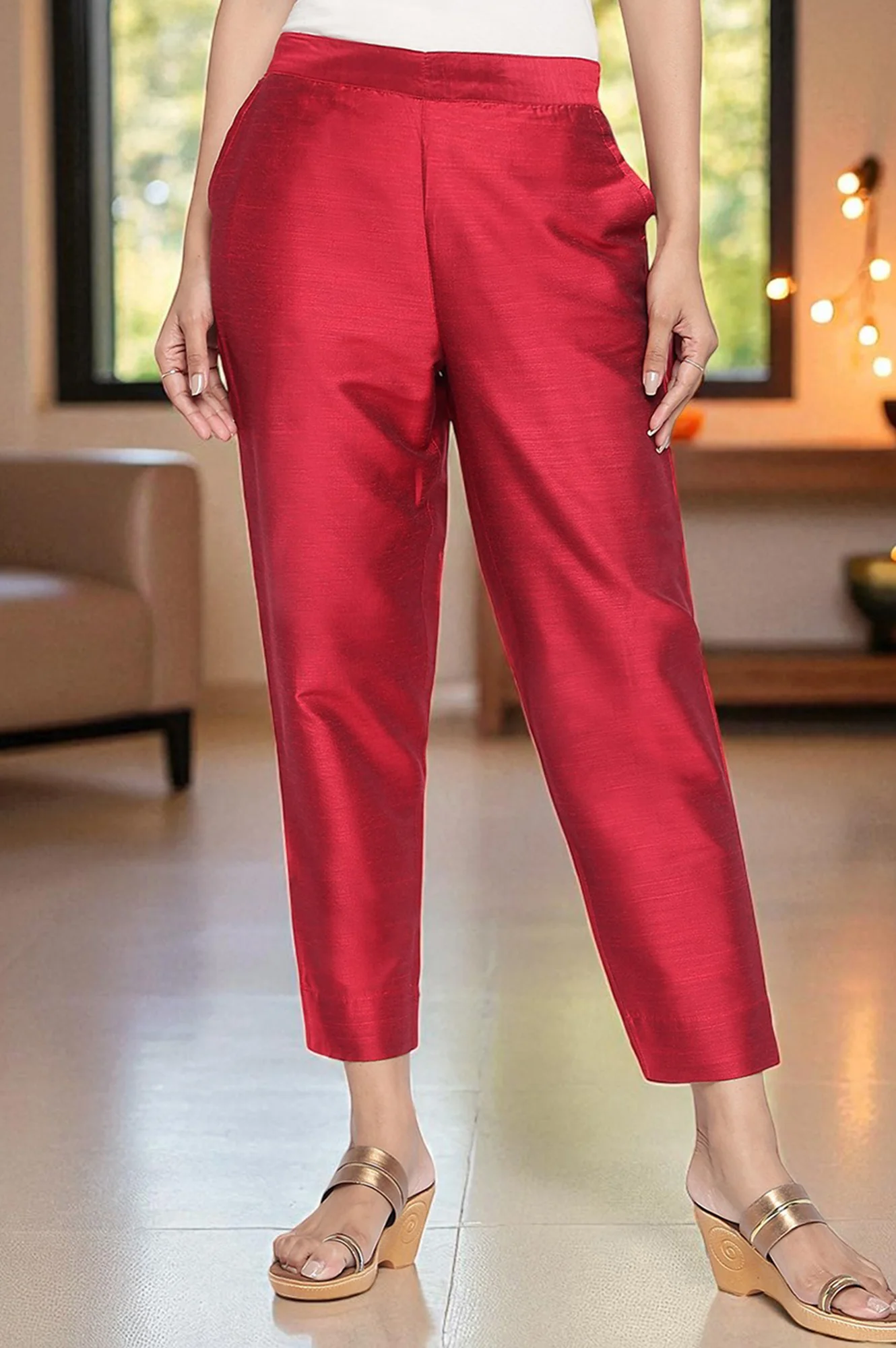 Elleven Women's Red Solid Mid Rise Slub Trousers in Ankle Length
