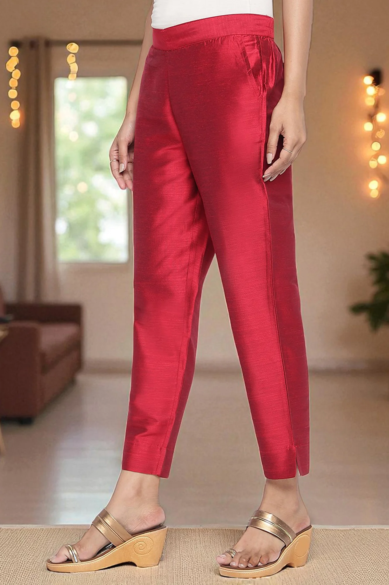 Elleven Women's Red Solid Mid Rise Slub Trousers in Ankle Length - Image 5