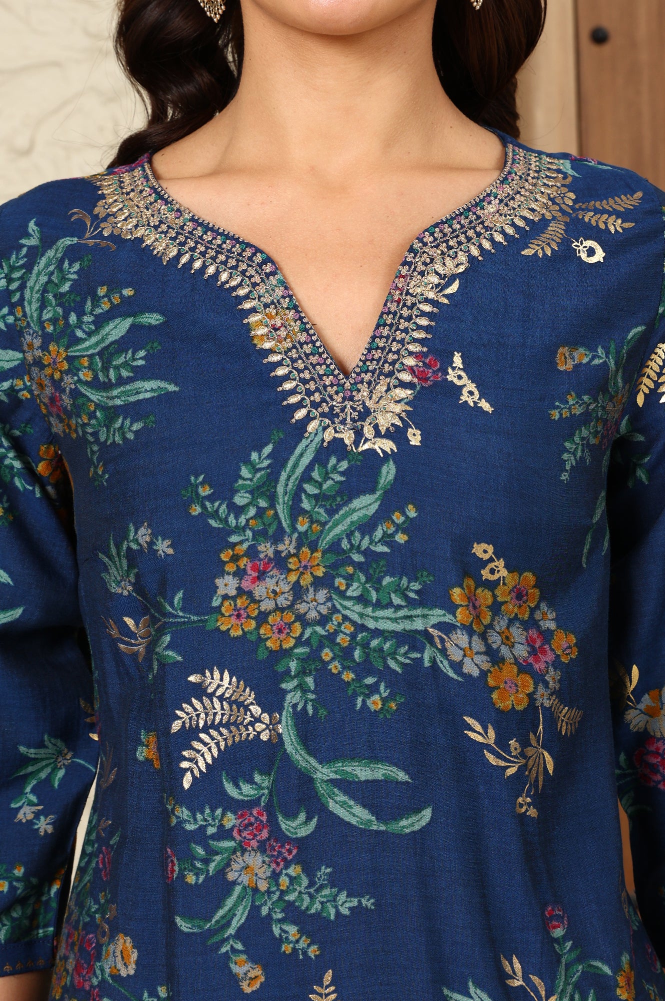 Royal Blue Foil Floral Printed Vicuna Crepe Straight Kurta And Pants Set - Image 3