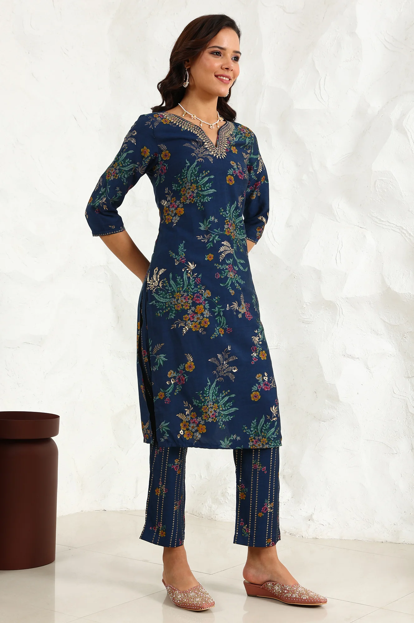 Royal Blue Foil Floral Printed Vicuna Crepe Straight Kurta And Pants Set With Dupatta - Image 6