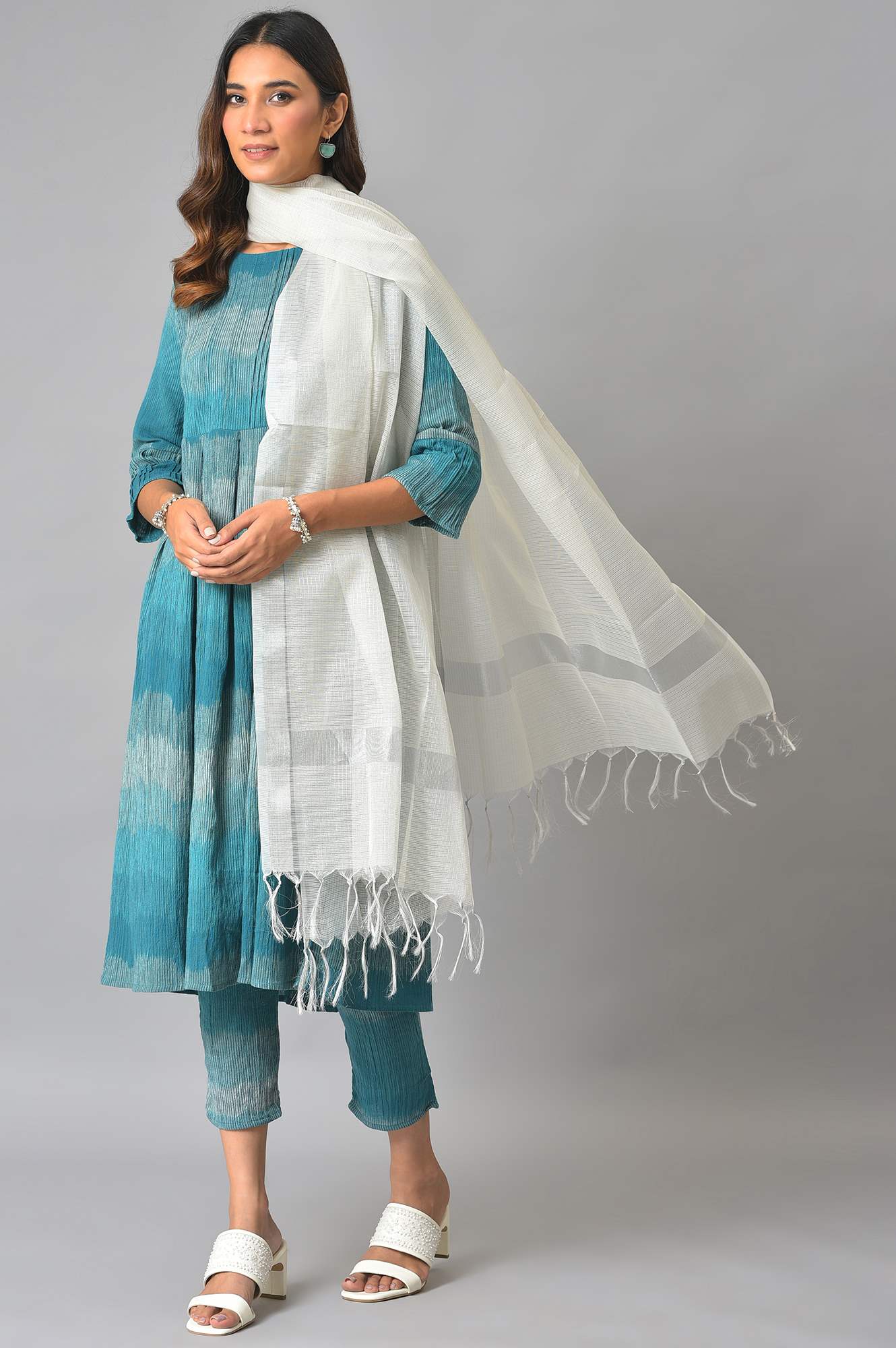 Silver Solid Woven Tassel Kota Dupatta - Image 3