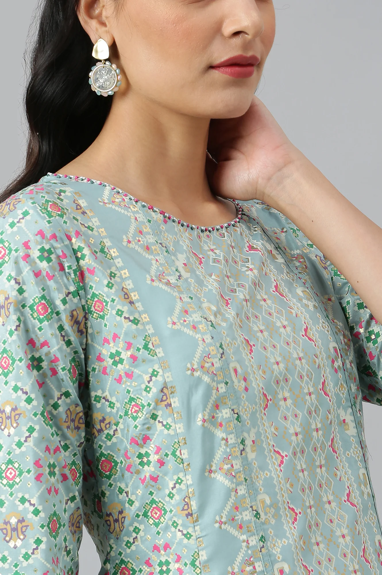 Sky Blue Asymmetrical Hemline kurta With Tights - Image 10