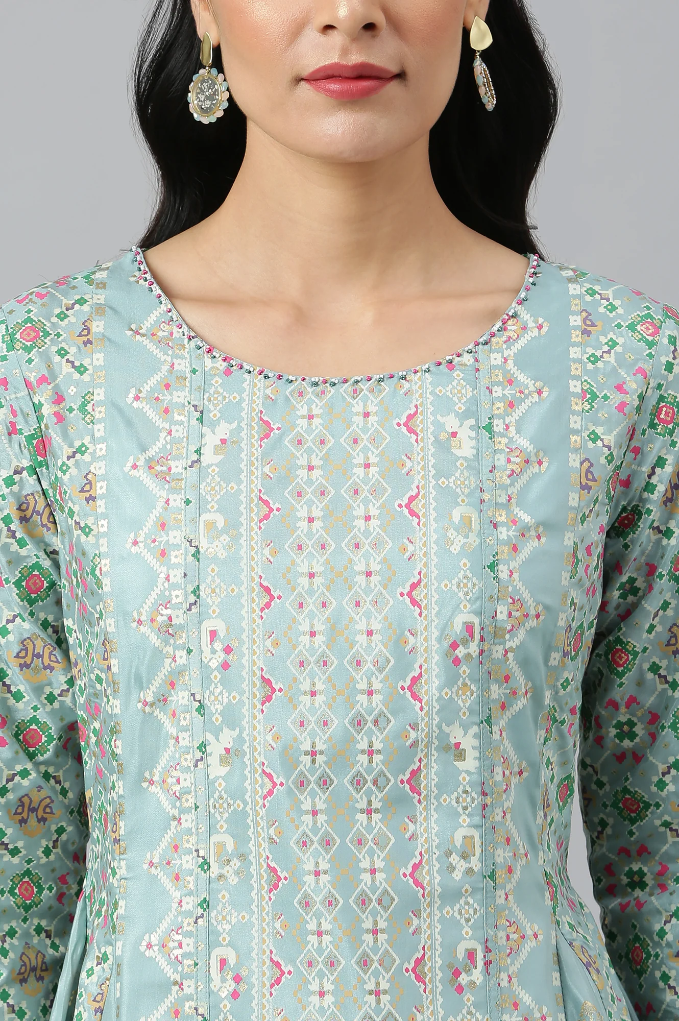 Sky Blue Asymmetrical Hemline kurta With Tights - Image 9