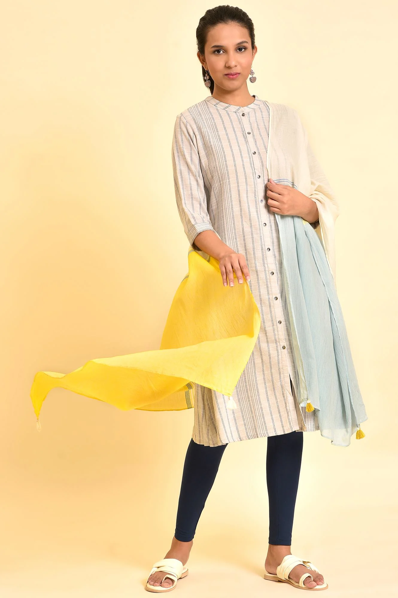 Soft Multicoloured Yarn-Dyed Dupatta - Image 3