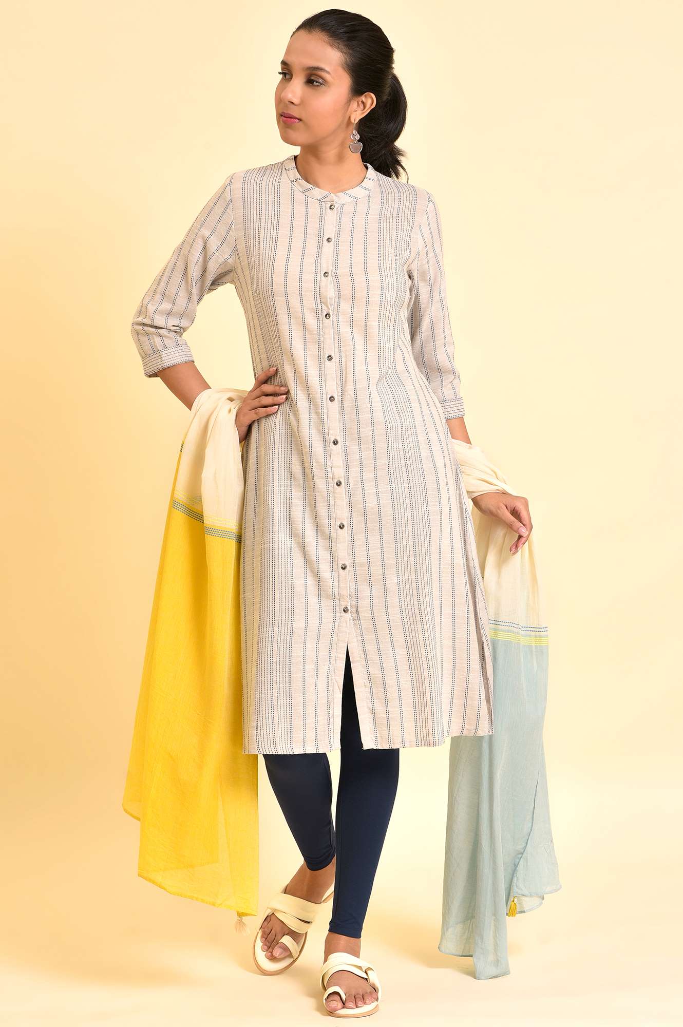 Soft Multicoloured Yarn-Dyed Dupatta - Image 4