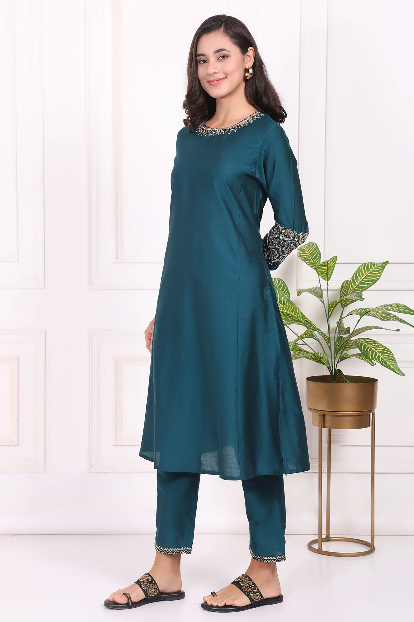 Teal Solid Embroidered Straight Kurta and Straight Pants Set - Image 4