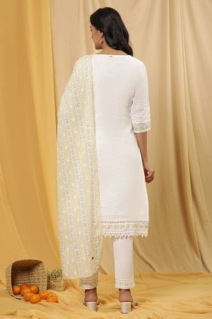 White A-Line Cotton Checker Kurta, Pants And Dupatta Set - Image 4