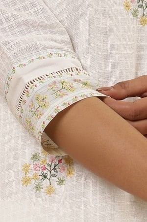 White A-Line Cotton Checker Kurta, Pants And Dupatta Set - Image 7