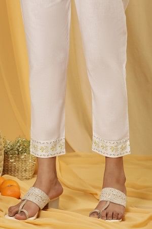 White A-Line Cotton Checker Kurta, Pants And Dupatta Set - Image 9