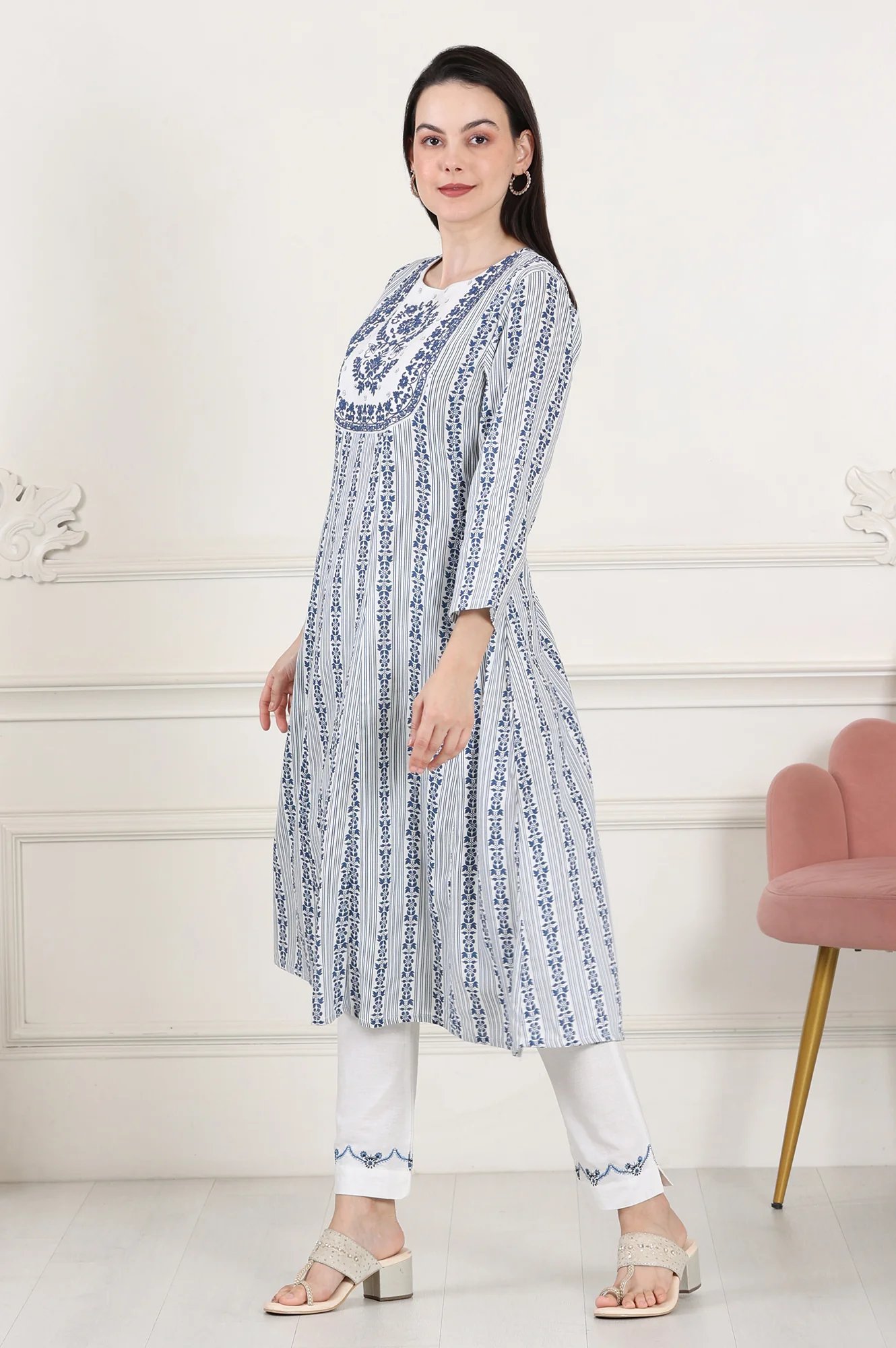 White And Blue Floral Printed Thread Embroidered A-Line Rayon Flax Kurta - Image 4
