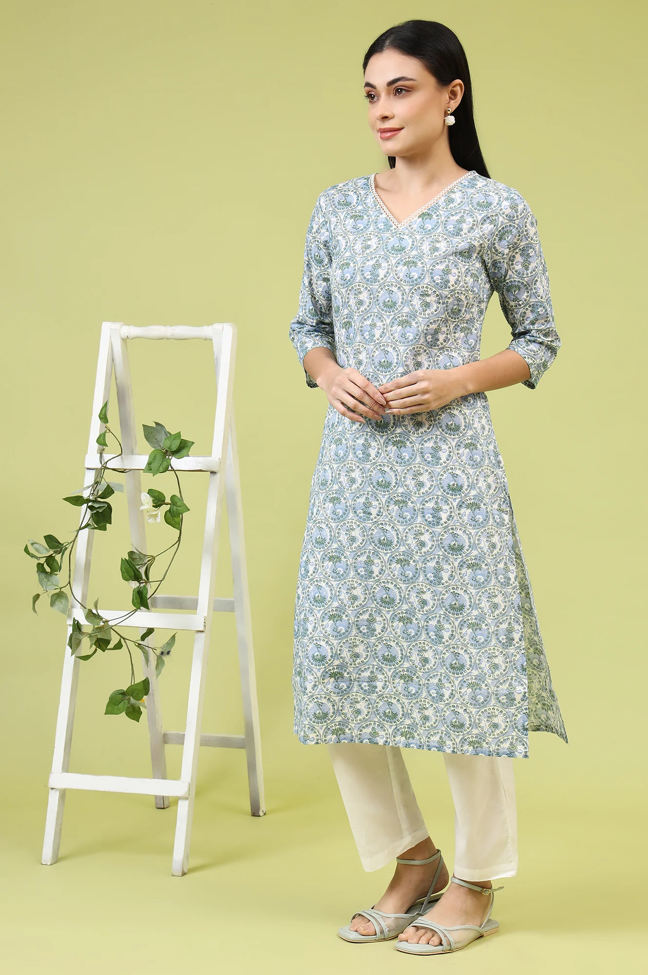 White and Blue Geometric Printed Pure Cotton Straight Kurta with Lace Detail - Image 4